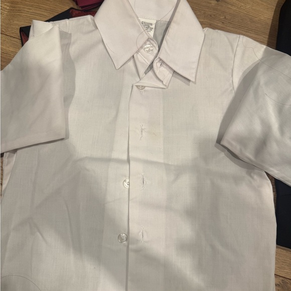 Boy Suit with vest, shirt and bowtie - 3T - Picture 10 of 11